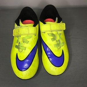 Nike outdoor soccer shoes